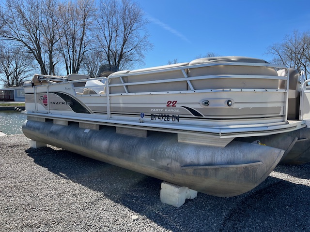 2002 Sun Tracker Party Barge