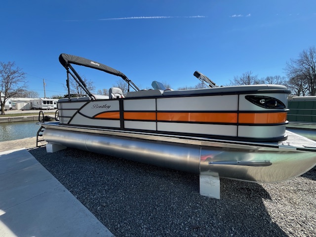 2026 Bentley 223 Navigator